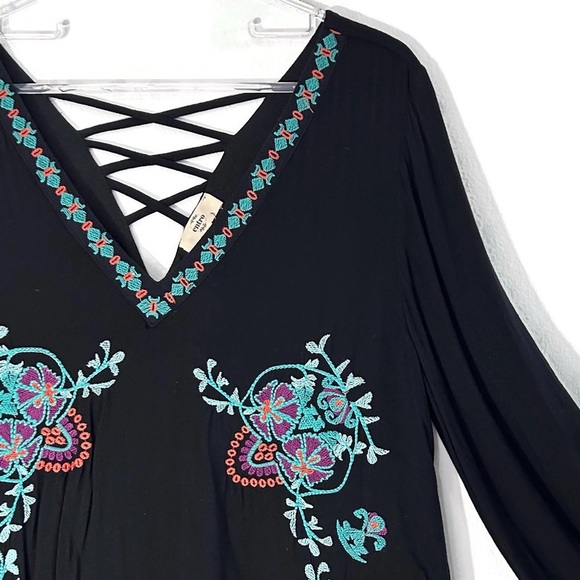 Anthropologie Entro Bohemian Black Colorful Embroidery Mini Dress Size Large - Picture 3 of 13